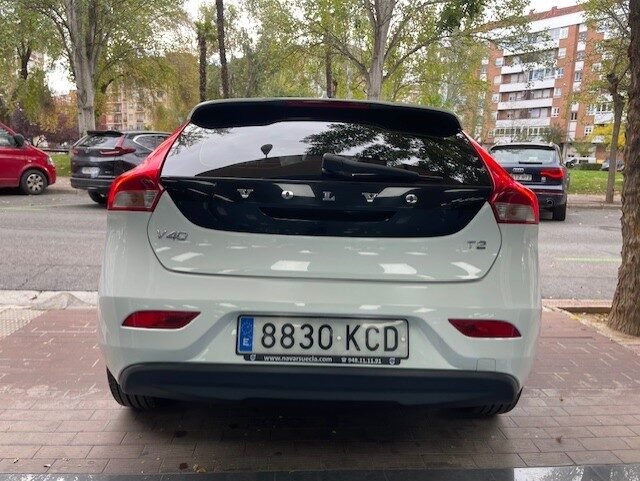 VOLVO V40 2.0 KINETIC
