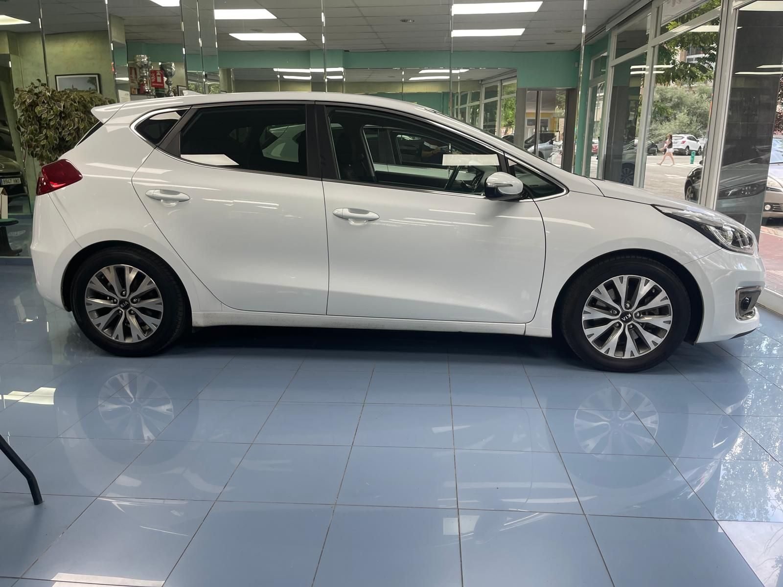 KIA CEED 1.0tgdi drive 